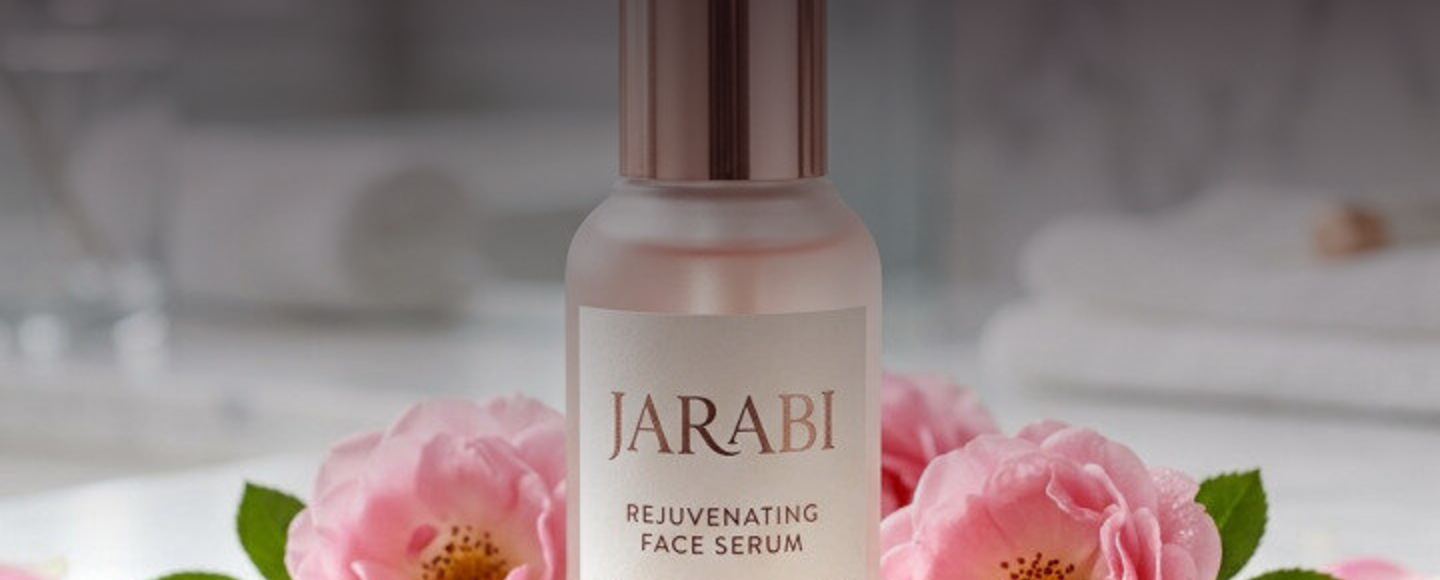 Our rejuvenating face serums with botanical extracts